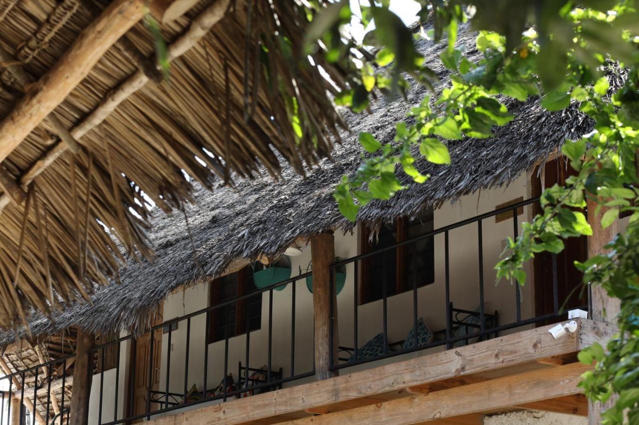 Bahari Pizza Restaurant Bungalows Jambiani  Bagian luar foto