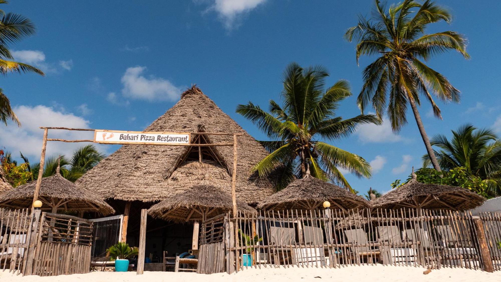 Bahari Pizza Restaurant Bungalows Jambiani  Bagian luar foto