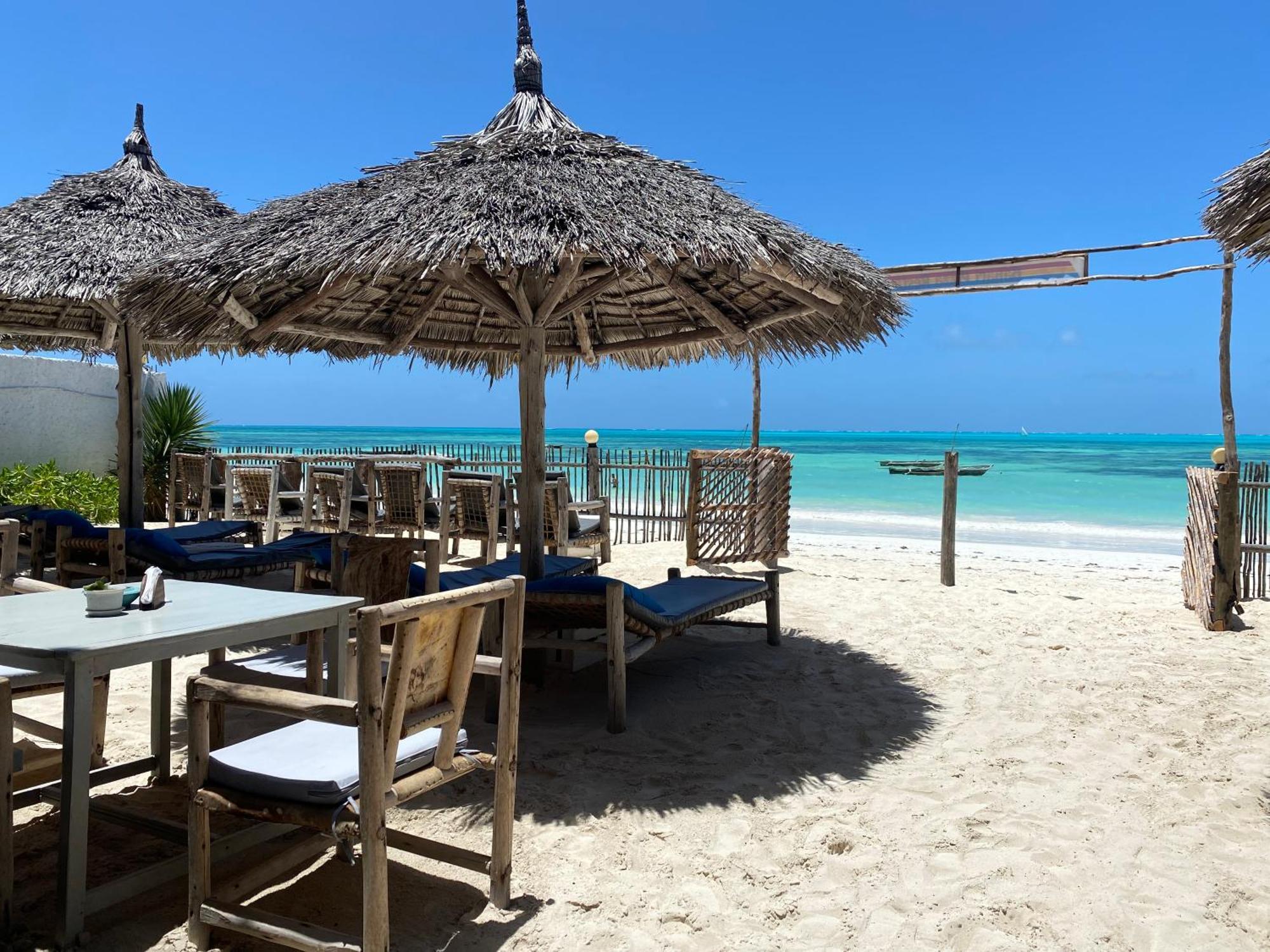 Bahari Pizza Restaurant Bungalows Jambiani  Bagian luar foto
